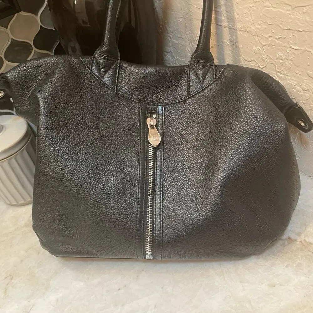 Pour la Victoire black leather satchel handbag